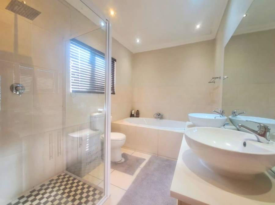 4 Bedroom Property for Sale in Boschdal North West